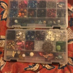 Multi-Compartment Clear Jewelry Organizer Box & beads